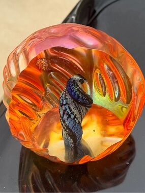 VTG 2001 Rollin Karg Signed Studio Art Glass Paperweight Sculpture, Dichroic